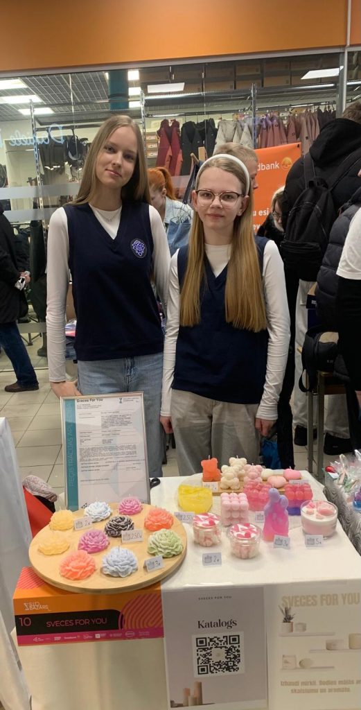 "Sveces For You" Annika Višķere, Lēra Obolēviča 7.c kl.