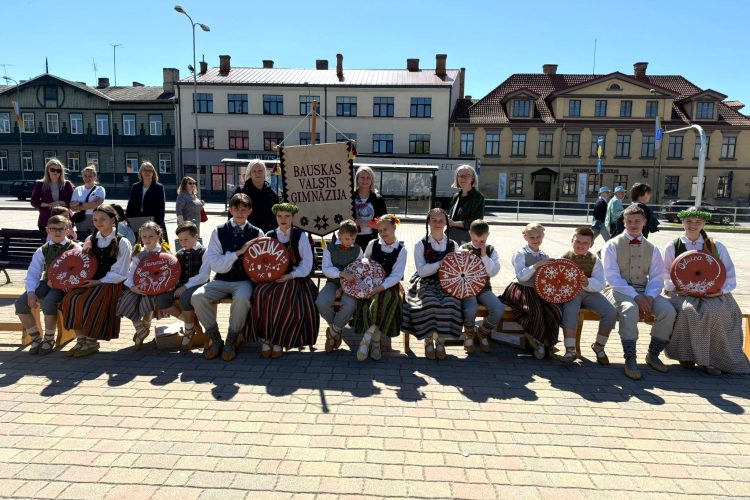 Pērles ceļam uz Dziesmu un deju svētkiem