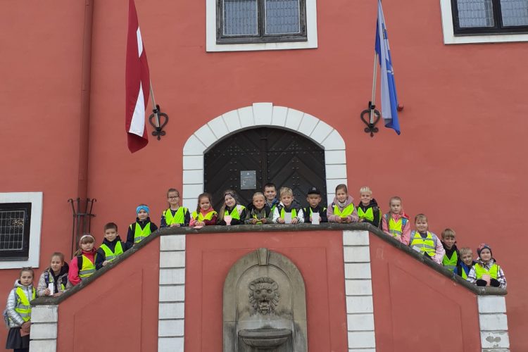 2.d klase iepazīst Bausku