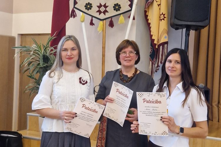 Tautasdziesmu dziedāšanas pasākums