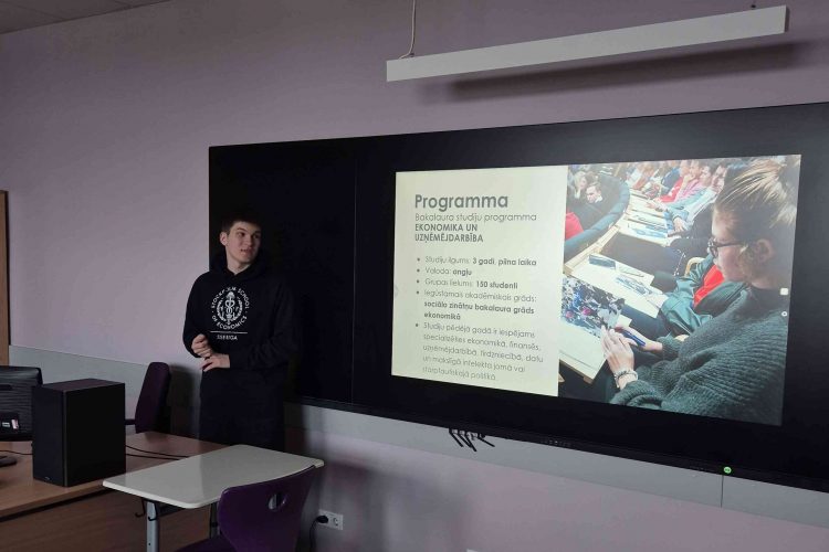 Ieskats studijās un nākotnes iespējās